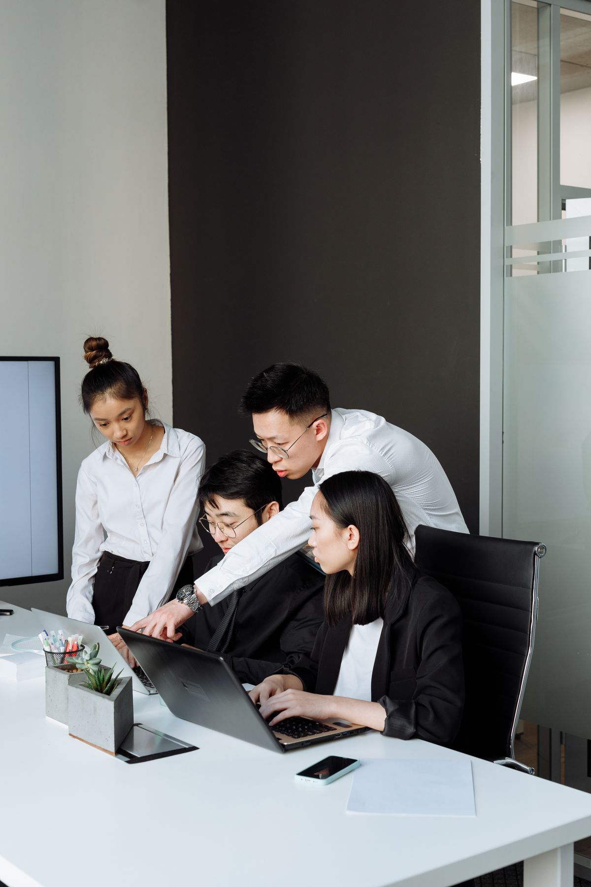 Google Workspace の権限設計を確認する社内メンバー